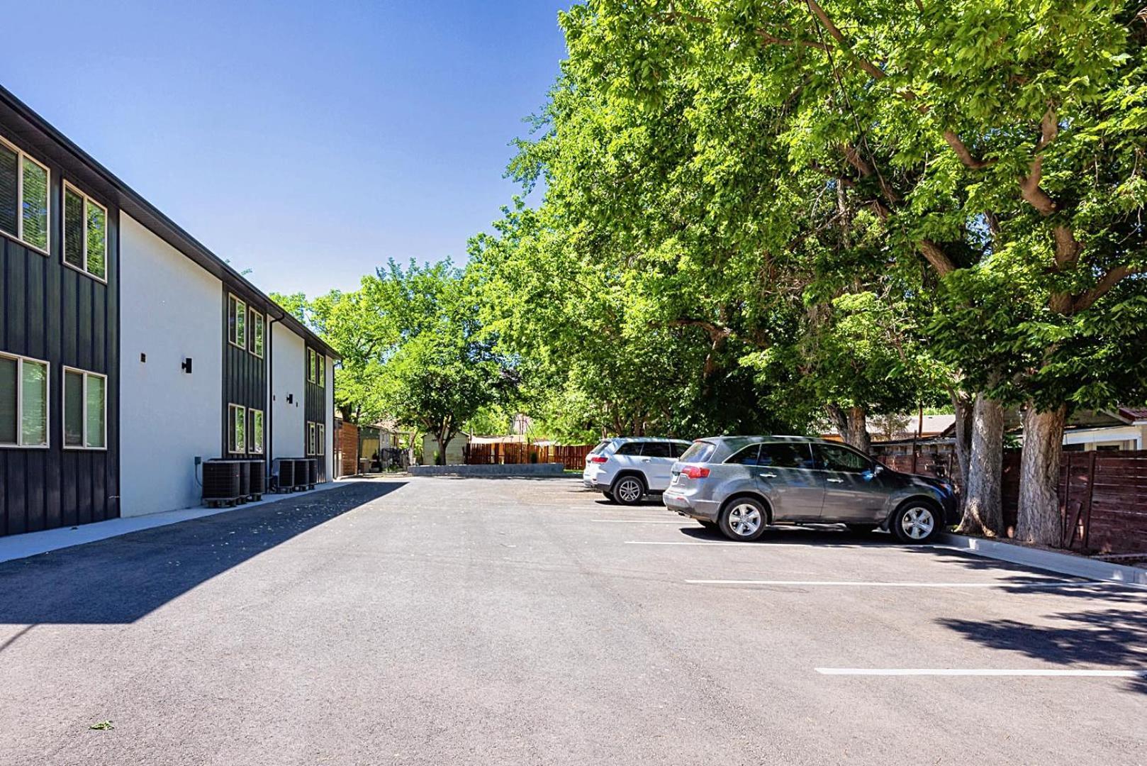 Near Downtown Stylish 2br With Amazing Patio - 5 Hébergement de vacances *