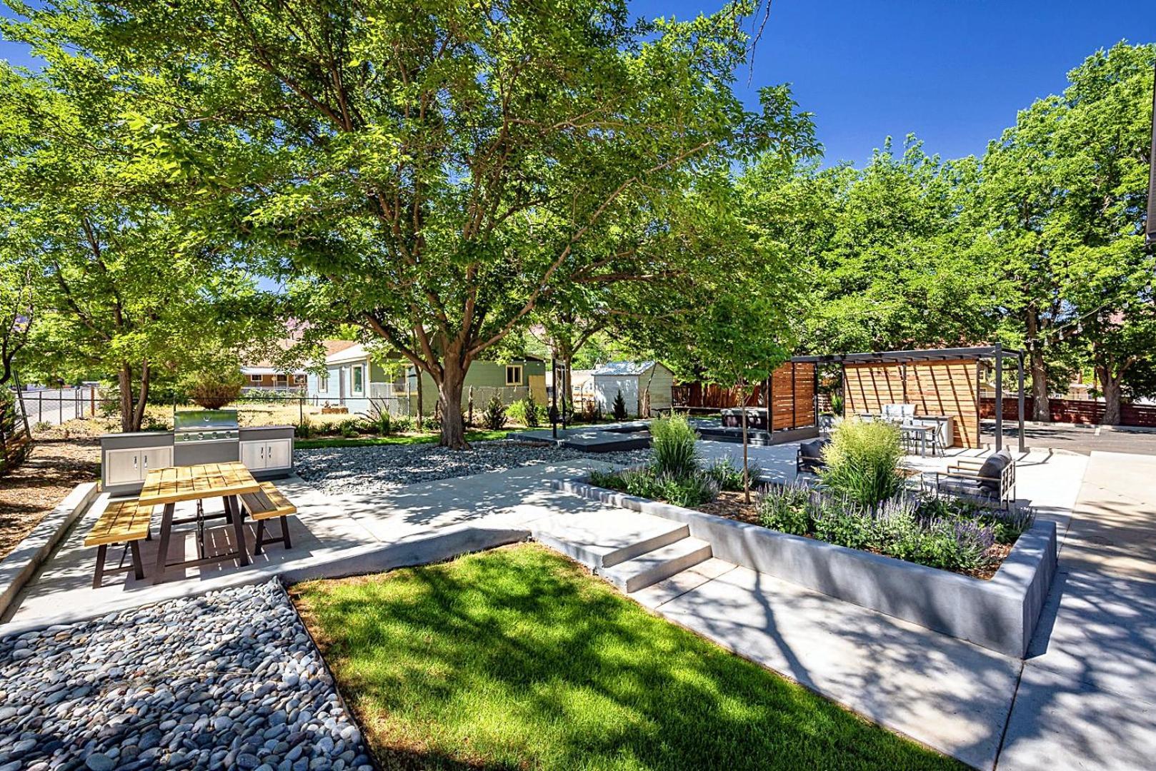 Near Downtown Stylish 2br With Amazing Patio - 5 Hébergement de vacances Moab
